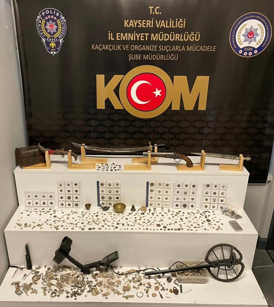Operasyonda tarihi eser fışkırdı!