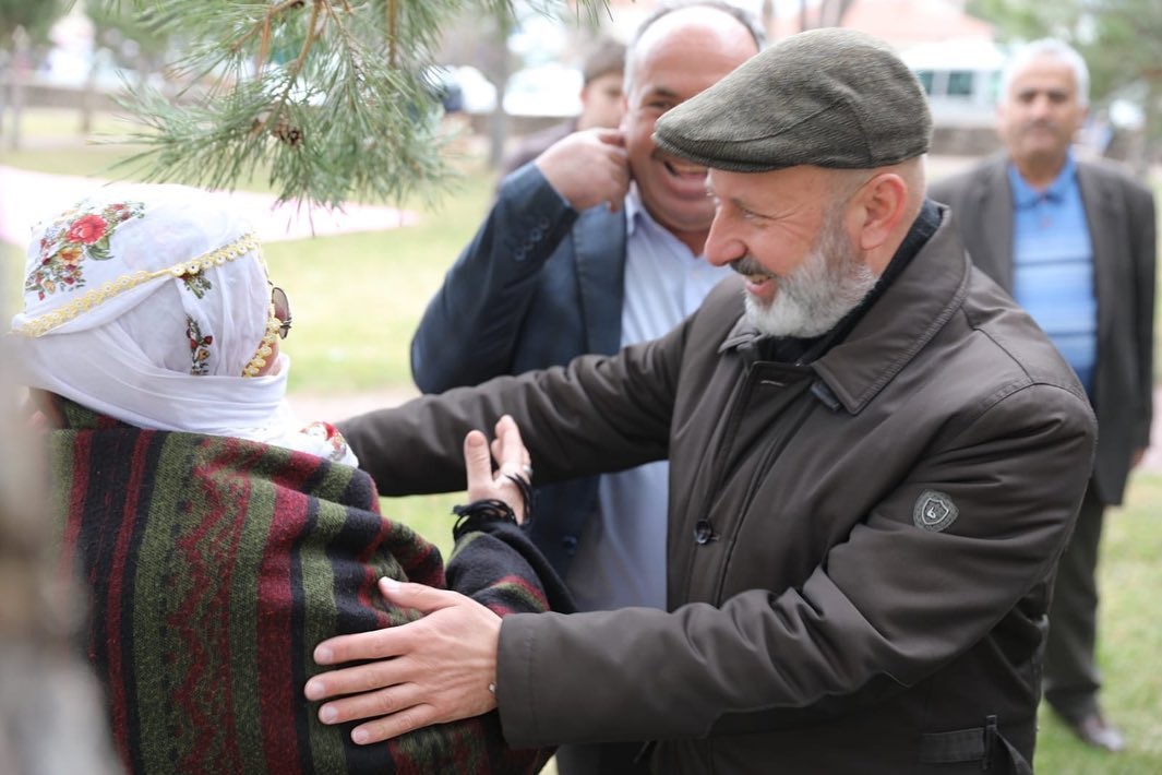 Başkan Çolakbayrakdar, şükür sofrasında vatandaşlarla bir araya geldi!