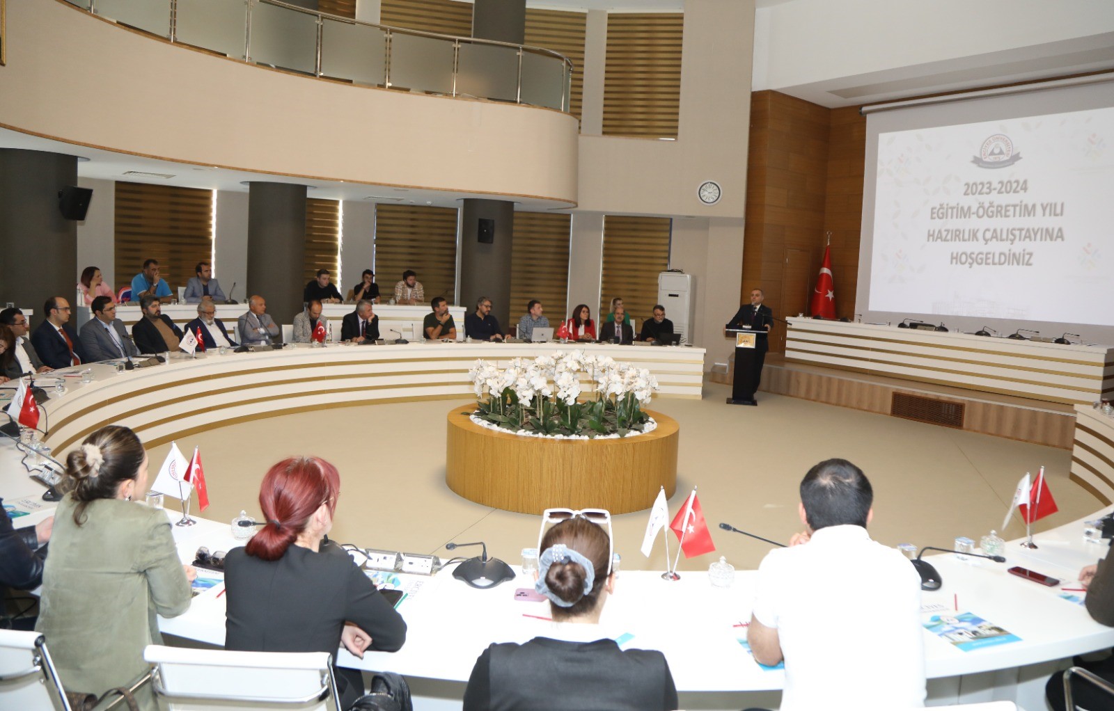 ERÜ’de "2023-2024 Eğitim-Öğretim Yılı Hazırlık Çalıştayı" düzenlendi!