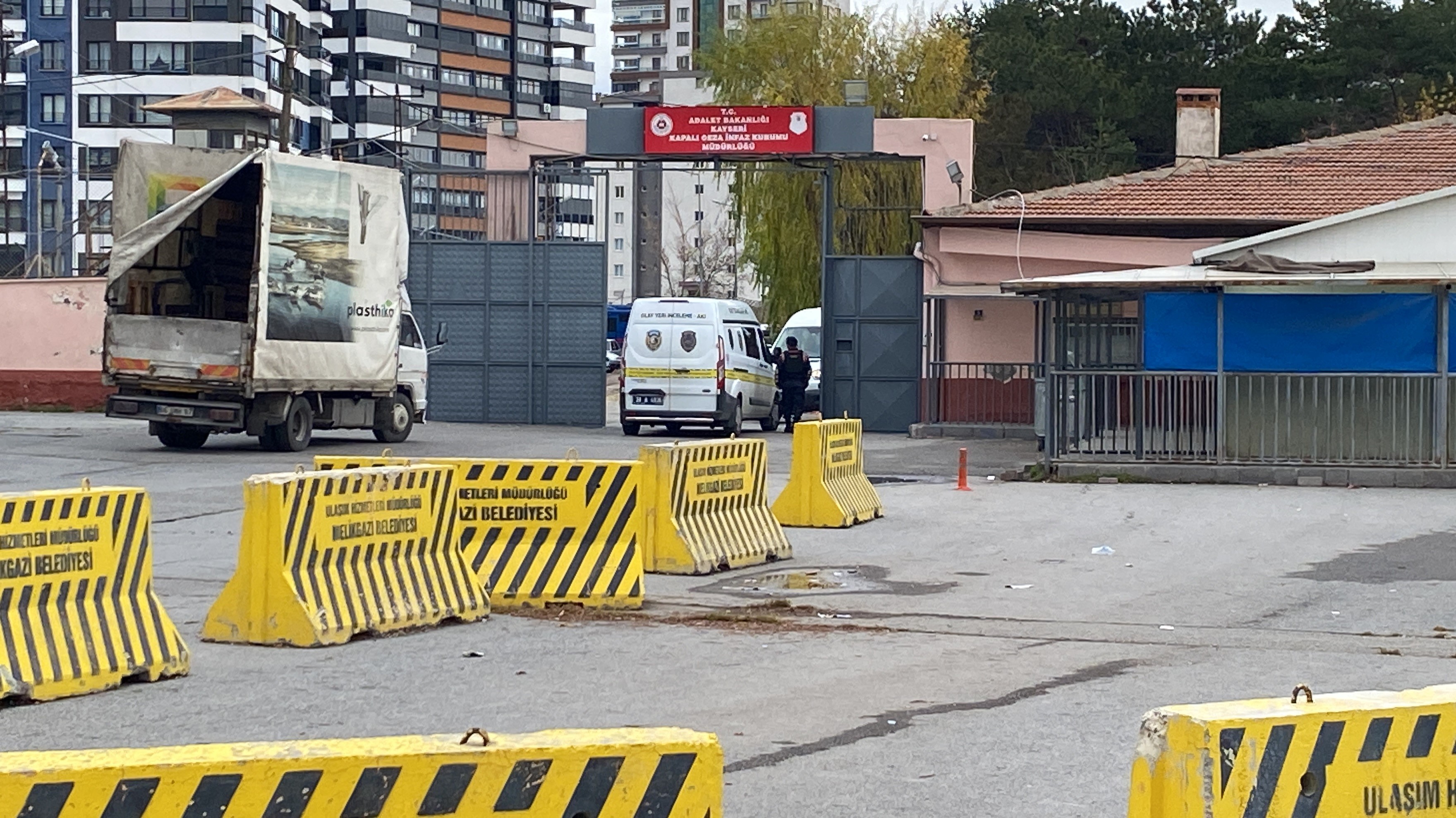 Cezaevinde intihar, iple kendini astı!