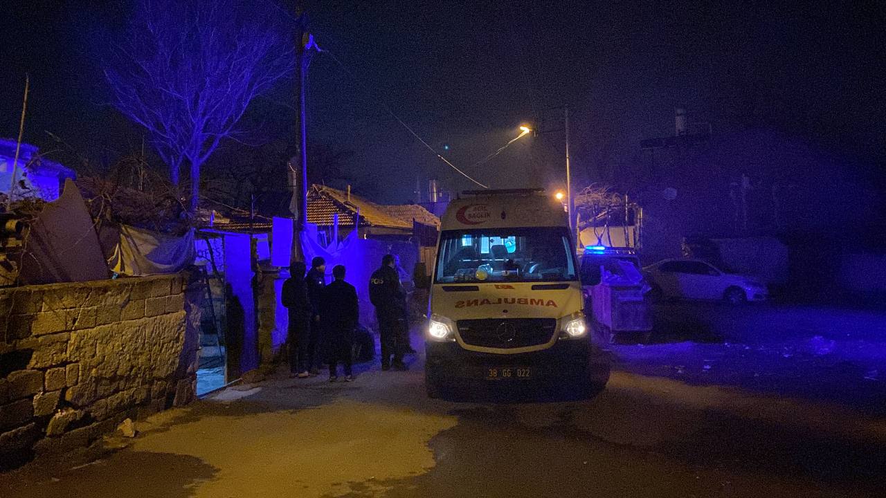 20 günlük bebek beşiğinde ölü bulundu!