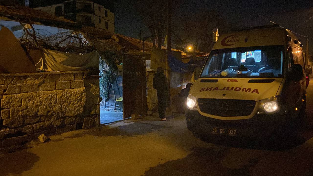 20 günlük bebek beşiğinde ölü bulundu!