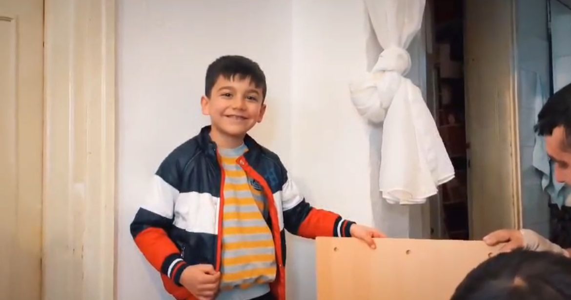 Vali Çiçek, “20 bin çalışma masası ve kitaplık öğrencilerimize ulaştırıldı”