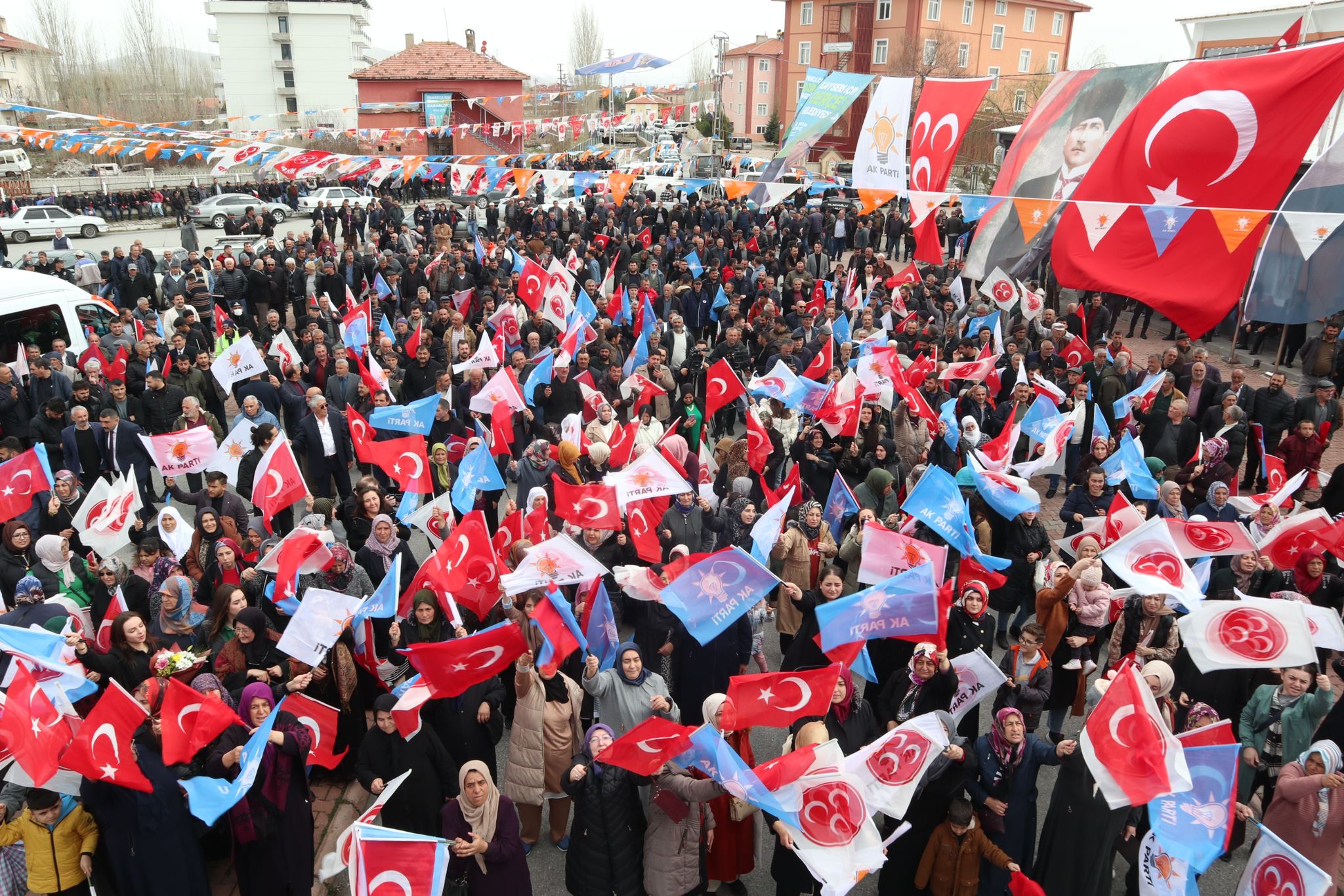 AK Parti İl Başkanı Fatih Üzüm: “Dadaloğlu'nun Gençleri, Tomarza Bizimdir!”
