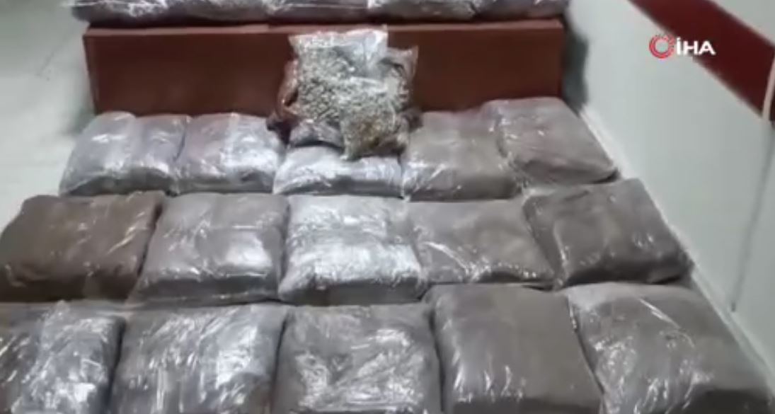 İçlerinde Kayseri'nin de bulunduğu 53 ilde dev operasyon! 1 tondan fazlası ele geçirildi!