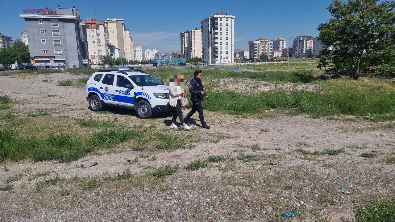 Aranan şahısların kaçışı kısa sürdü!