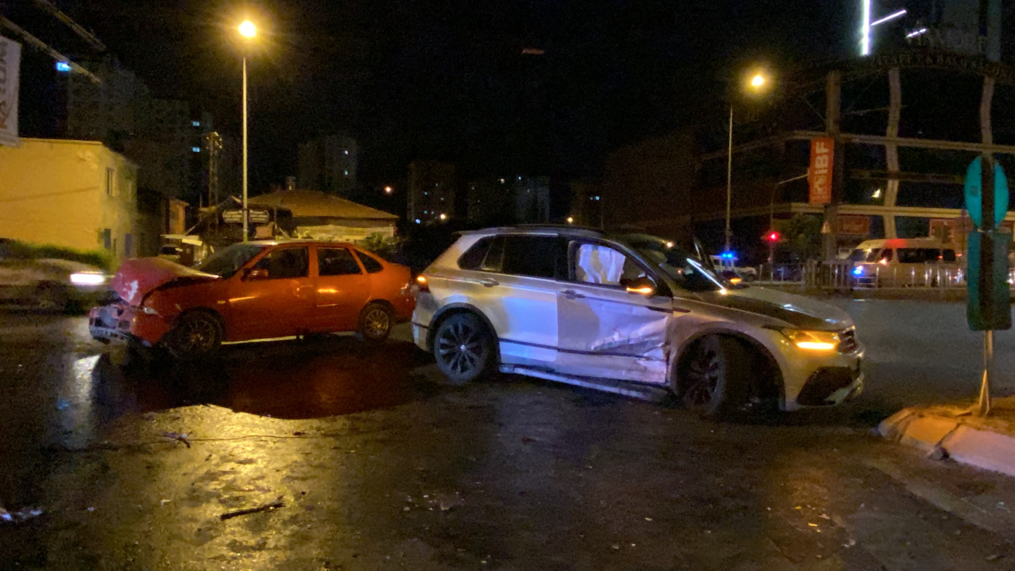Kayseri’de 2 otomobil çarpıştı: 4 yaralı!