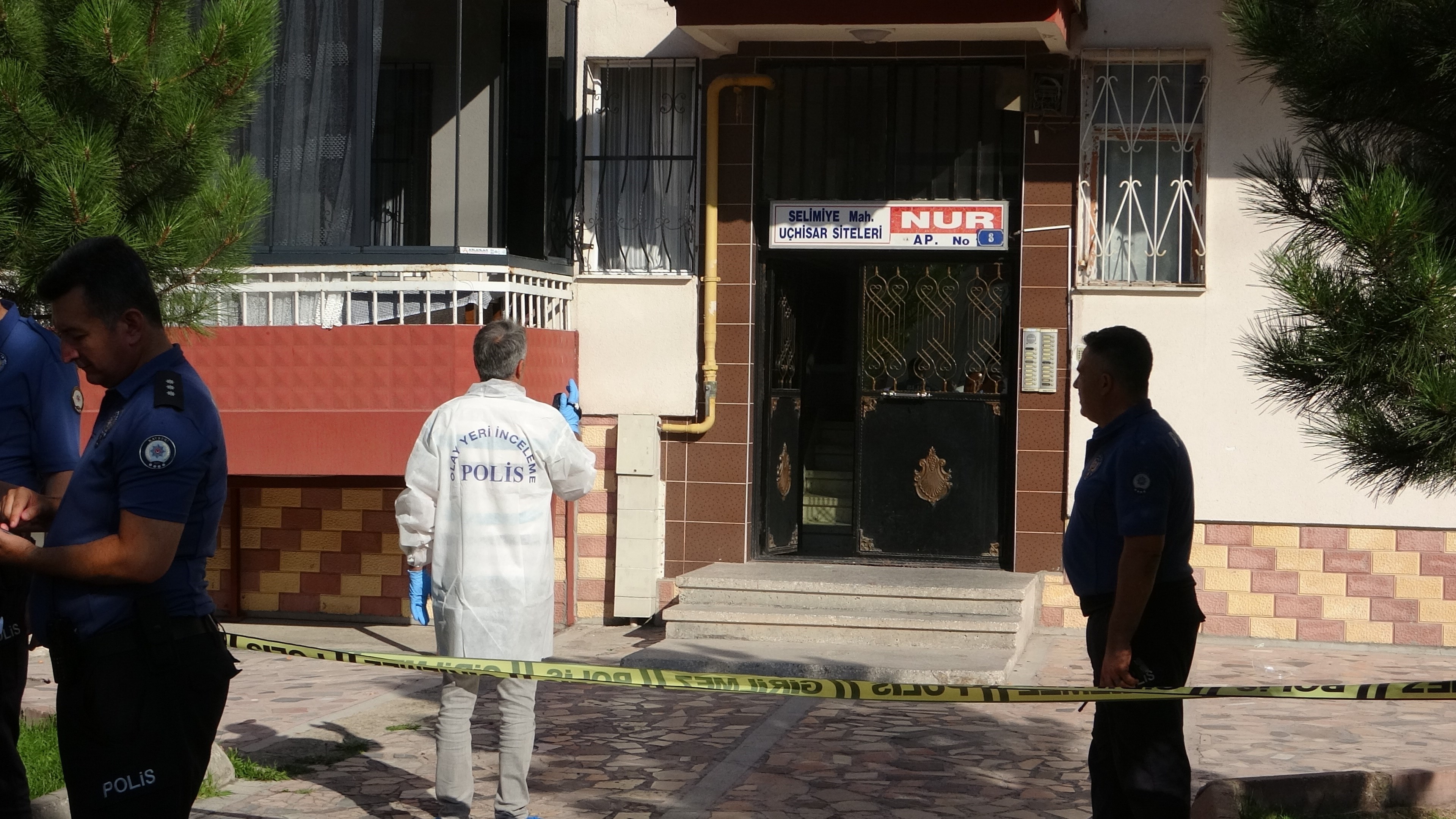 Çöp kavgasında komşularını vuran şüpheliler adliyede!