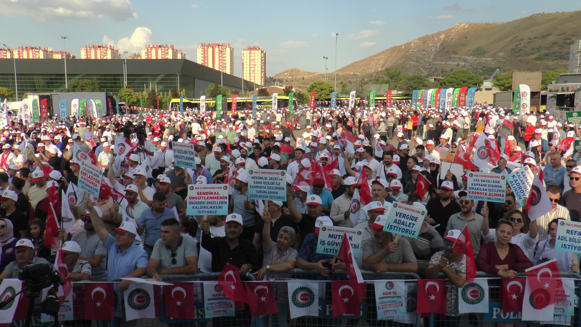 HAK-İŞ Genel Başkanı Arslan: "Türkiye zor günlerden geçiyor fakat hep birlikte aşacağız"
