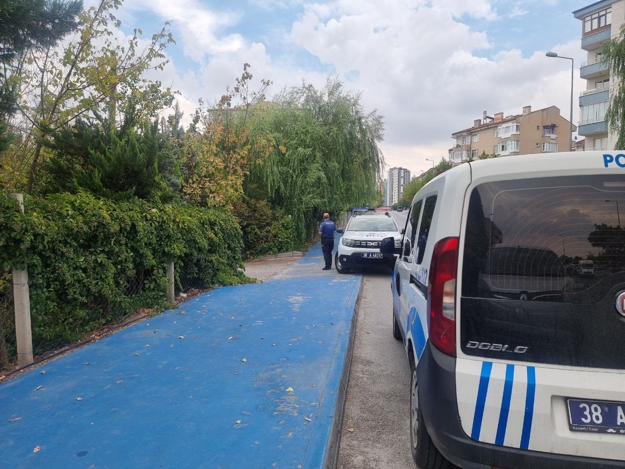 Akrabaların kavgası kanlı bitti: 1 yaralı!