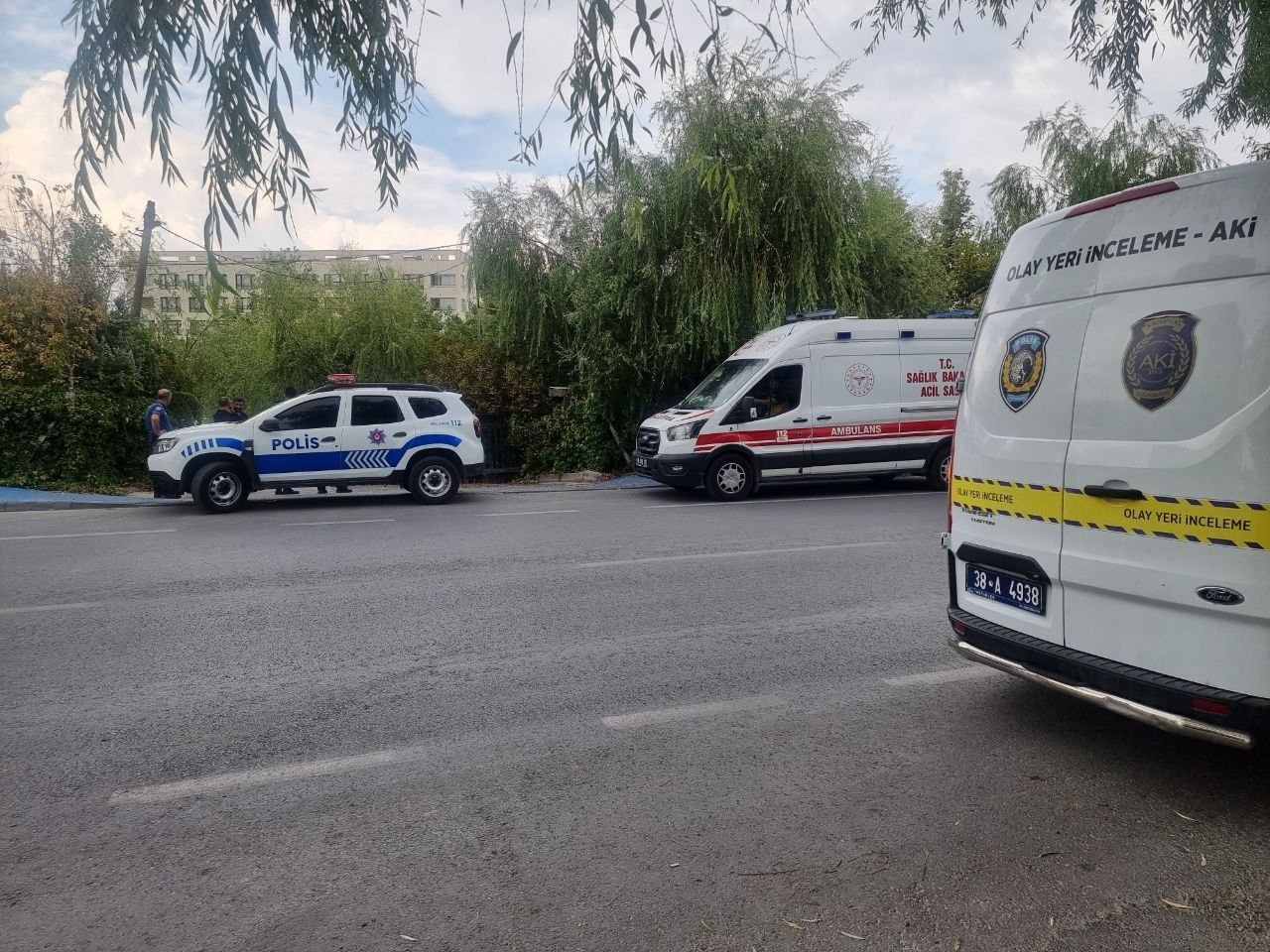 Akrabaların kavgası kanlı bitti: 1 yaralı!