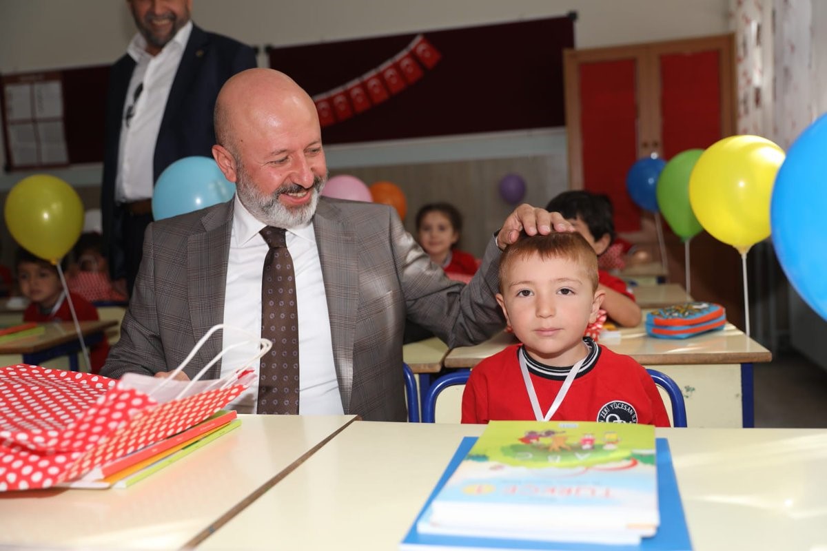 Başkan Çolakbayrakdar: “Eğitim için tüm imkânlarımızı seferber ediyoruz"