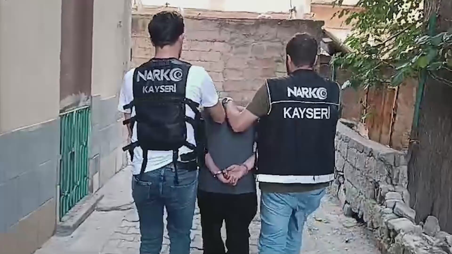 Silah kaçakçılarına 280 personel ile operasyon: 28 gözaltı!