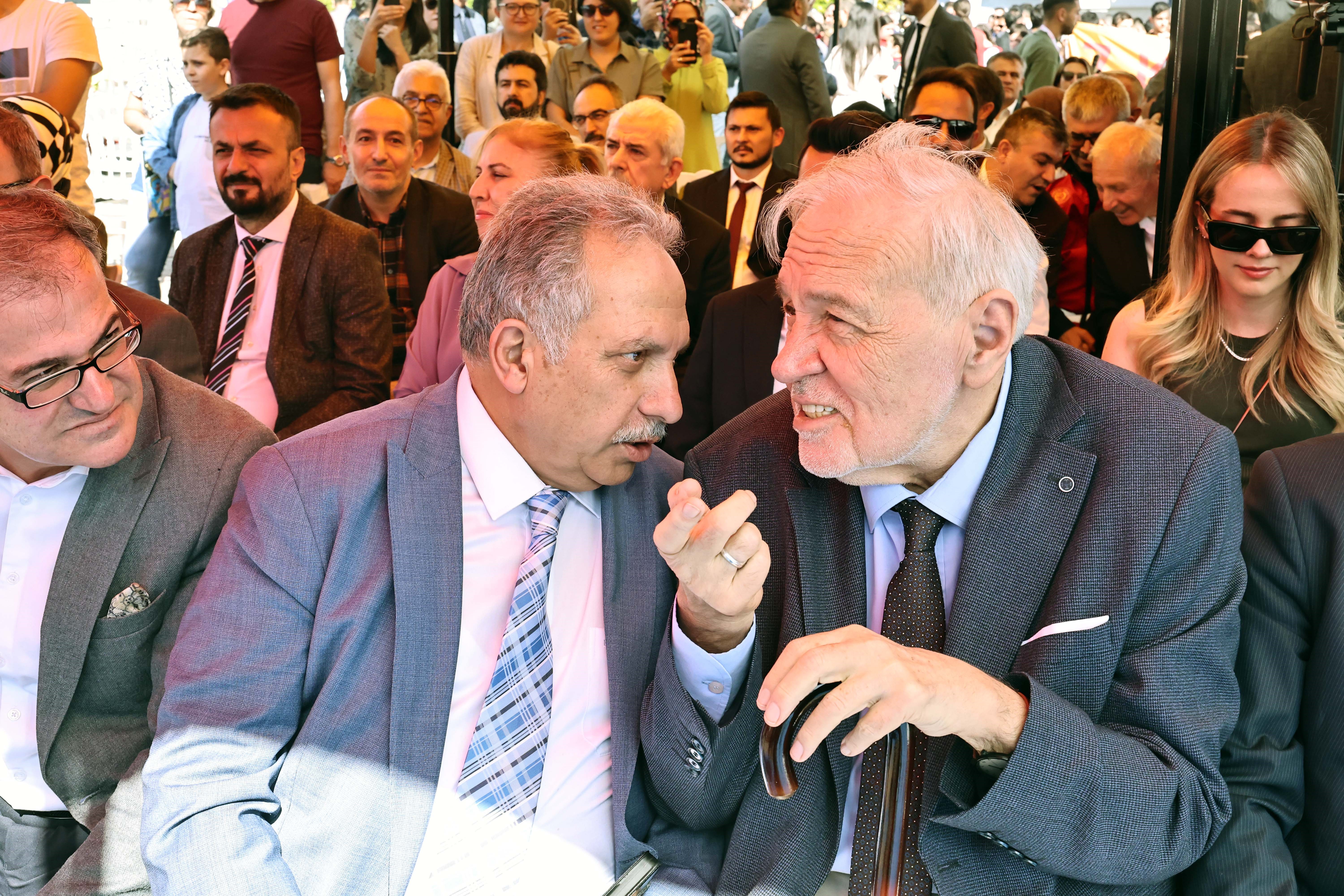 7. Kayseri Kitap Fuarı'nda Talas rüzgarı!