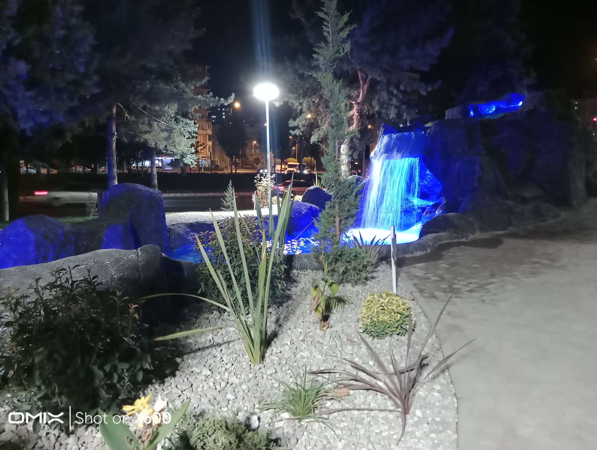 Kayseri’de Aynı Cadde Üzerindeki AK Partili İki Belediye Arasındaki Hizmet Farkı Dikkat Çekiyor!