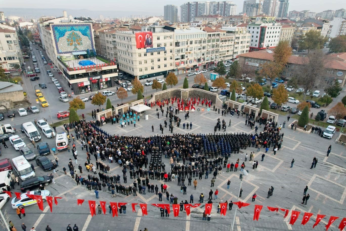 Atatürk, Kayseri'de törenle anıldı!