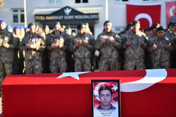 Tunceli'de şehit olan polis memuru, törenle memleketine uğurlandı!