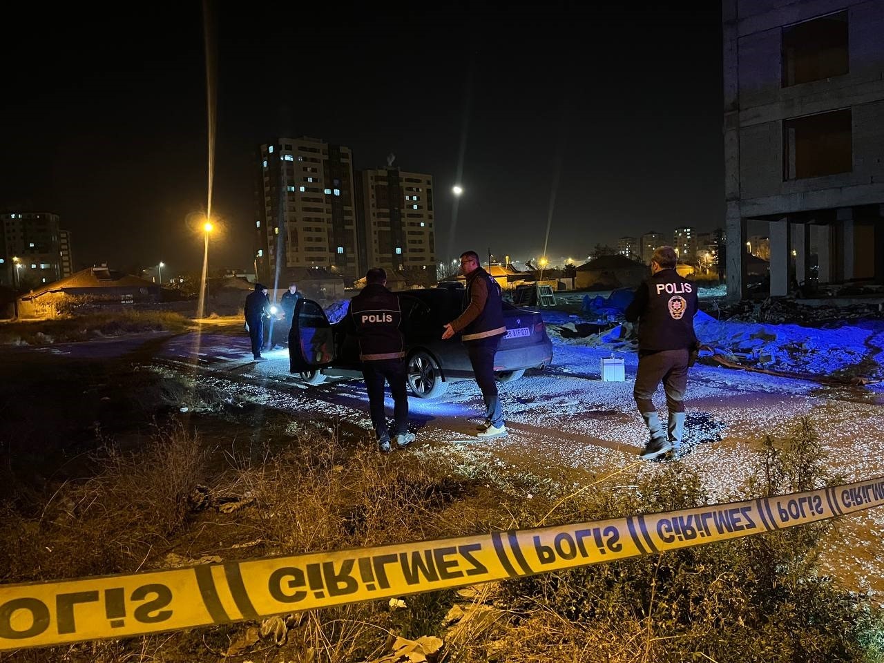 Kayseri’de bir şahıs araç içinde silahla vurulmuş halde bulundu!