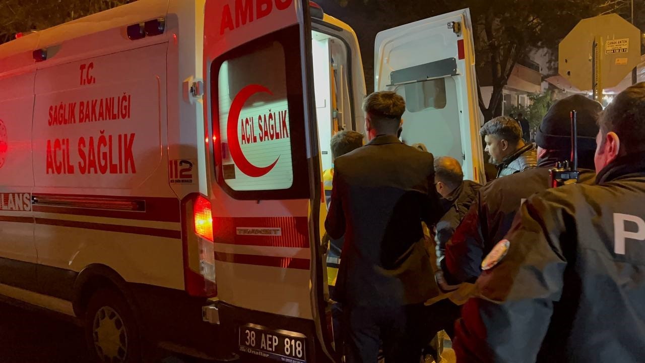 Düğünde iki grup arasında bıçaklı kavga: 1 yaralı!