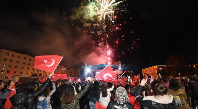 Büyükşehir İle Coşkulu Kutlama