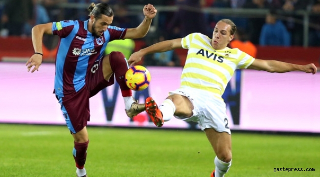 Süper Ligde Trabzonspor, Fenerbahçe'yi 2-1 Mağlup Etti