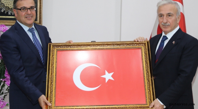 Vali Kamçı’dan Hacılar’a Veda Ziyareti