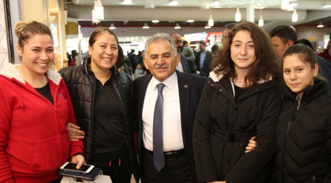 Başkan Memduh Büyükkılıç, “AVM’ler aynı zamanda sosyal yaşam merkezi”