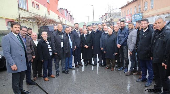 MEMDUH BÜYÜKKILIÇ,  Kayseri Oto Galericiler Sitesi  Esnafı ile bir arada…