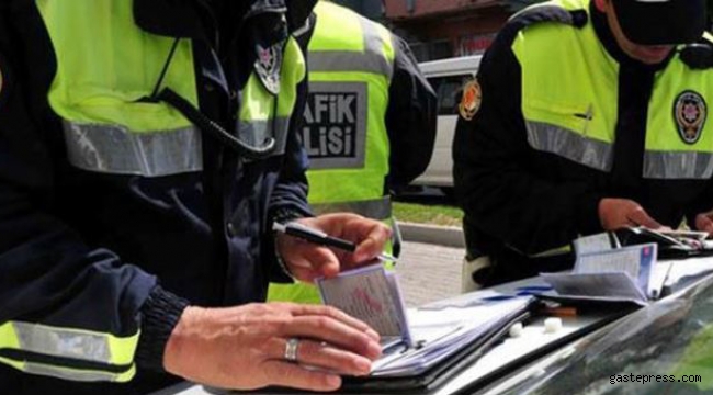 Yönetmelikte Belirlenen Standartlara Aykırı Emisyona Sahip Araçlara 2 Bin 500 Lira Ceza Kesilecek