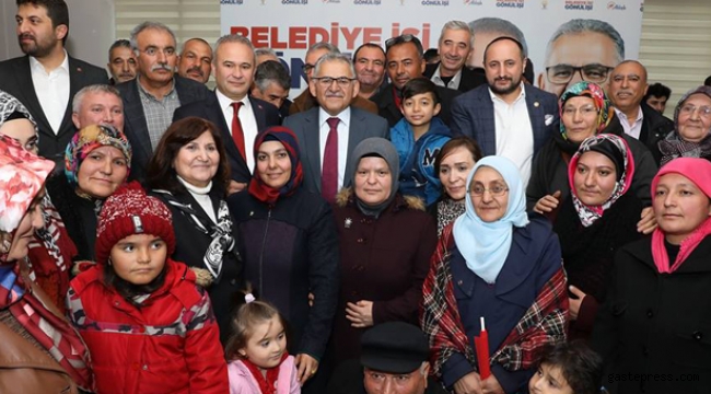 Akkışla Memduh Başkanı Bağrına Bastı