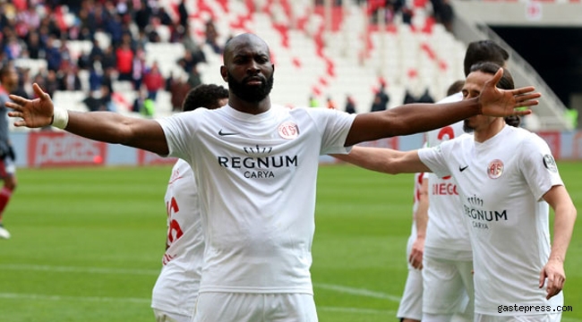 Antalyaspor, DG Sivasspor'u 2-1'le Geçti