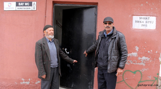 Cami tuvaletinin kapısını çalan 2 kişi tutuklandı
