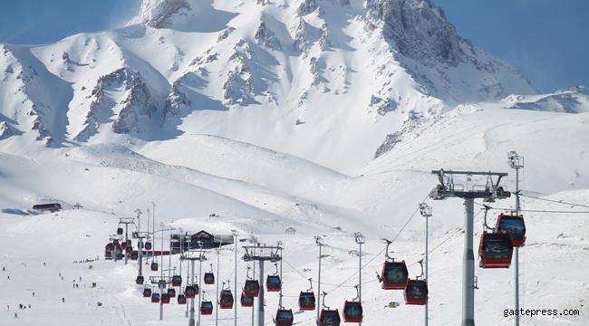 Erciyes'te kar kalınlığı 170 santim oldu