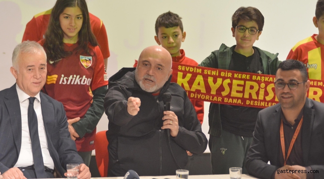 İstikbal Mobilya Kayserispor Teknik Direktörü Hikmet Karaman, öğrencilerle buluştu.