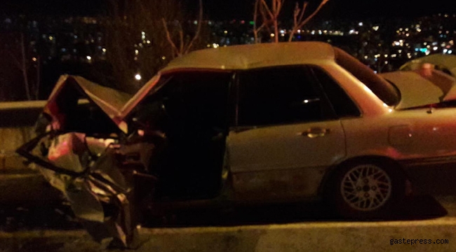 Kayseri'de iki otomobil kafa kafaya çarpıştı: 1 ölü, 2 yaralı