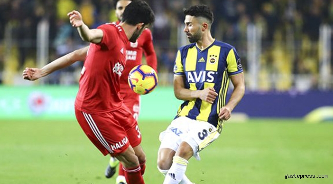 Fenerbahçe çok zorlandı ama Sivasspor'u 2-1 Mağlup Etti