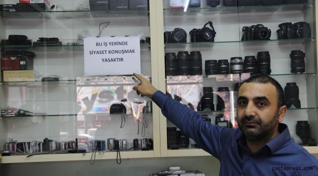 İşyerinde siyaset konuşulmasından rahatsız oldu, not yazdı