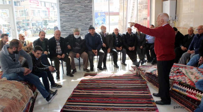 Kayseri'de müzayedede eski halılara yoğun ilgi