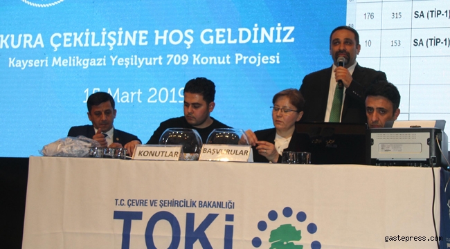 Kayseri'de TOKİ'den 709 aileye ev