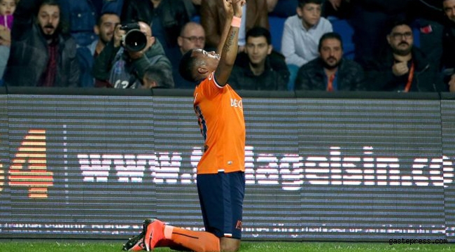 Medipol Başakşehir, Fenerbahçe engelinide geçti
