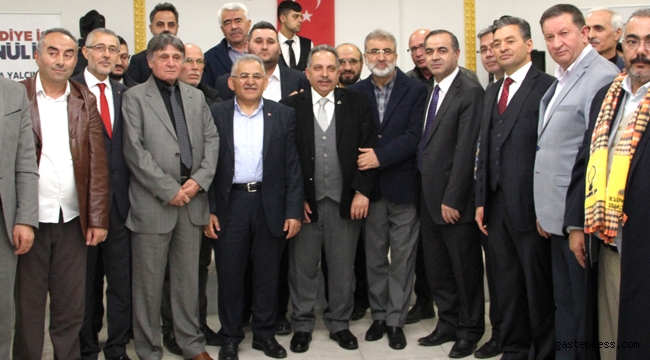 Mustafa Yalçın, Birleşik Kafkasya Derneği üyeleri ile bir araya geldi