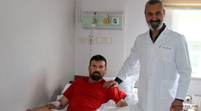 İki işçinin kopan 4 parmağı, Op. Dr. Metin Arıcı tarafından operasyonla dikildi 