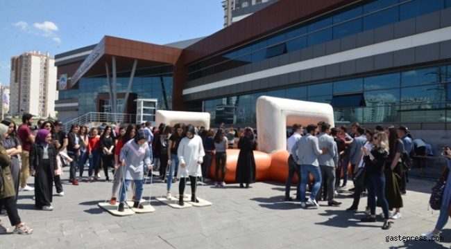 Üniversiteye hazırlanan öğrencilerimize  moral etkinliği ve eğlencesi