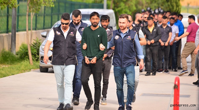Adana'da 24 PKK şüphelisi adliyede