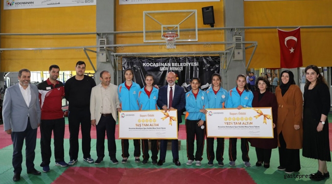 Başkan Çolakbayrakdar, Kocasinan’ın Gururu Sporcuları Ödüllendirdi