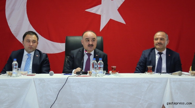 Vali Günaydın, muhtarlara cep telefonu numarasını verdi