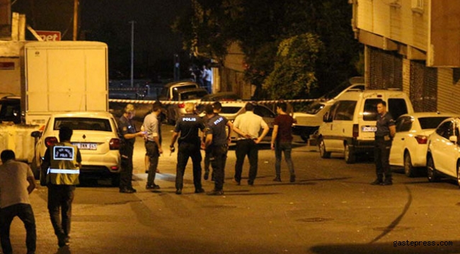 Bağcılar'da silahlı çatışma: 4 ağır yaralı