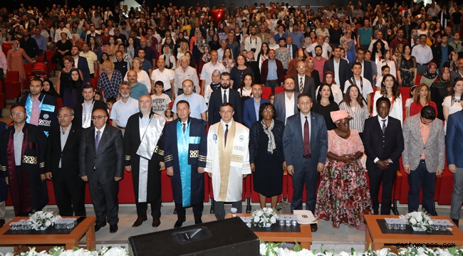 ERÜ İletişim Fakültesi 13. Dönem Mezunlarını Verdi