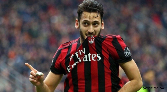 Hakan Çalhanoğlu gelecek sezon nerede forma giyeceğini açıkladı