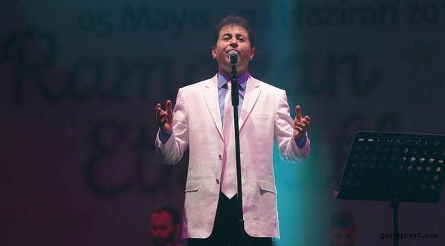 İlahiler Yükseldi